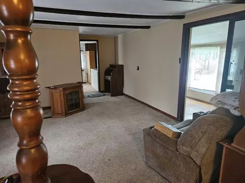Living - 7970 Sunnydell, Parma, MI 49269 photo 2 of 2