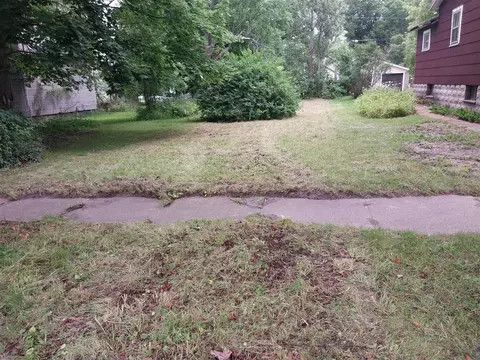 263 4th, Manistee, MI 49660