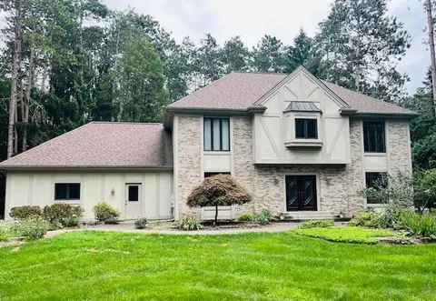 7345 Oliver Woods, Grand Rapids, MI 49546