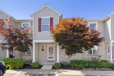 1042 Ada Pl, Grand Rapids, MI 49546