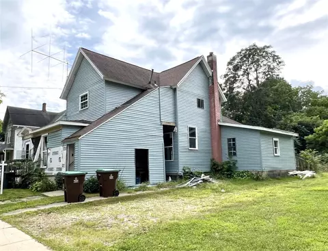 911 N Clinton, Albion, MI 49224