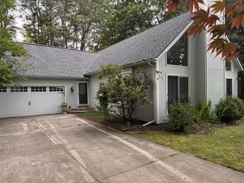 6935 2nd, Douglas, MI 49406