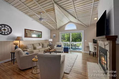 Living - 354 Mariners Cv #38, Douglas, MI 49406 photo 4 of 7