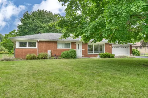 10546 S Westnedge, Portage, MI 49002