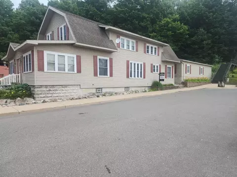 32 Quarterline, Newaygo, MI 49337