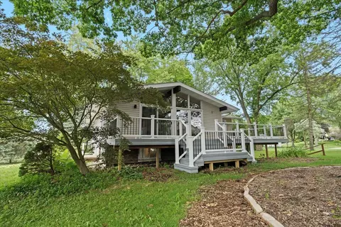 21472 Holmbury, Northville, MI 48167