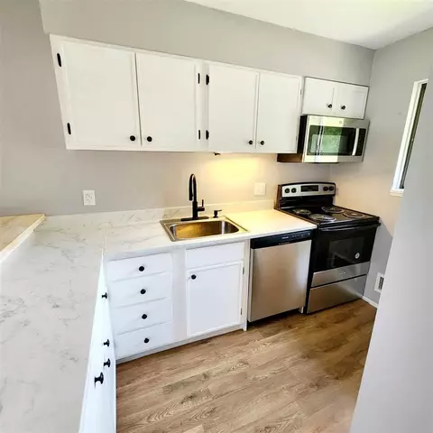 Kitchen - 4525 Westbrook #39, Jackson, MI 49201 photo 1 of 3