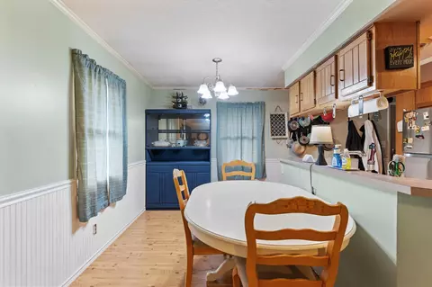 Dining - 71196 Union, Union, MI 49130 photo 1 of 2