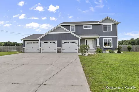 9121 Alpine, Sparta, MI 49345