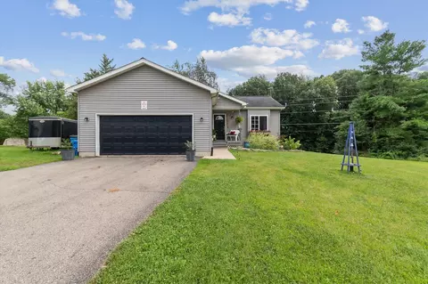 14575 Crestridge Dr, Cement City, MI 49233