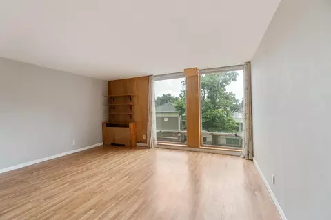 Living - 715 W Michigan #208, Jackson, MI 49201 photo 4 of 11