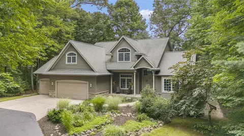 10720 Stegman Crk, Rockford, MI 49341