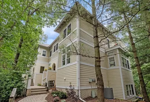 18485 Dunecrest #28, New Buffalo, MI 49117