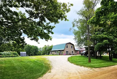 8810 Nashville, Vermontville, MI 49096