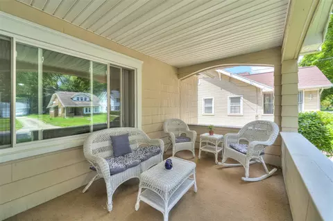 112 N Bowen, Jackson, MI 49202 photo 9