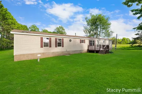 16522 180th, Leroy, MI 49655