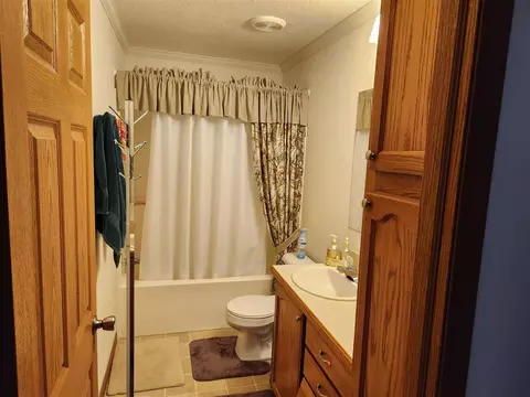 Bath - 1844 E 88th, Newaygo, MI 49337 photo 2 of 2