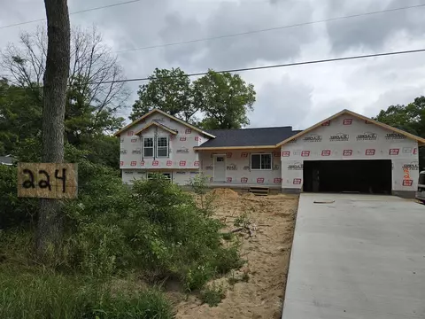 224 N Hilton Park, Muskegon, MI 49441