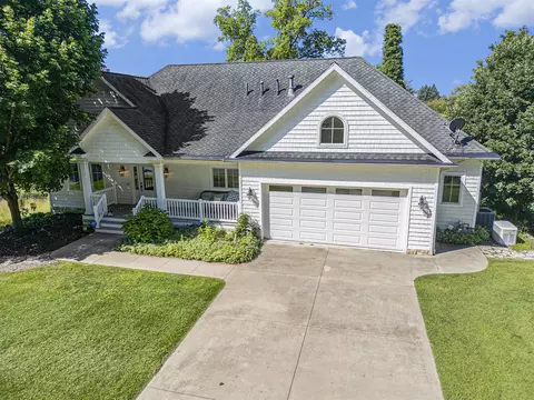 4824 Knoll, Watervliet, MI 49098