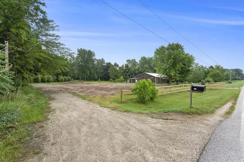 437 E 132nd, Grant, MI 49327 photo 6