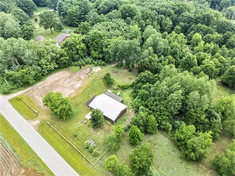 437 E 132nd, Grant, MI 49327 photo 5