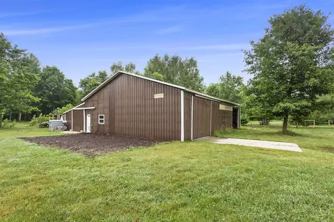 437 E 132nd, Grant, MI 49327 photo 8