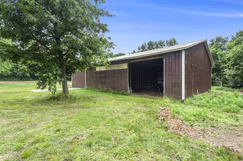 437 E 132nd, Grant, MI 49327 photo 9