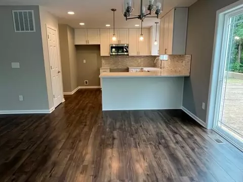 Living - 109 Flint, Brooklyn, MI 49201 photo 2 of 2