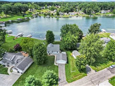 592 Acorn, Horton, MI 49246