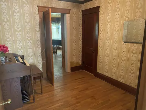 Entry Way - 210 E Gilson, Edmore, MI 48829 photo 1 of 1