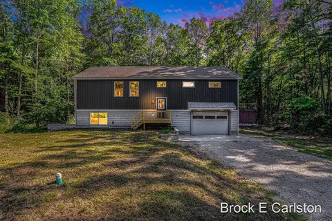 1242 S Sullivan, Ravenna, MI 49451