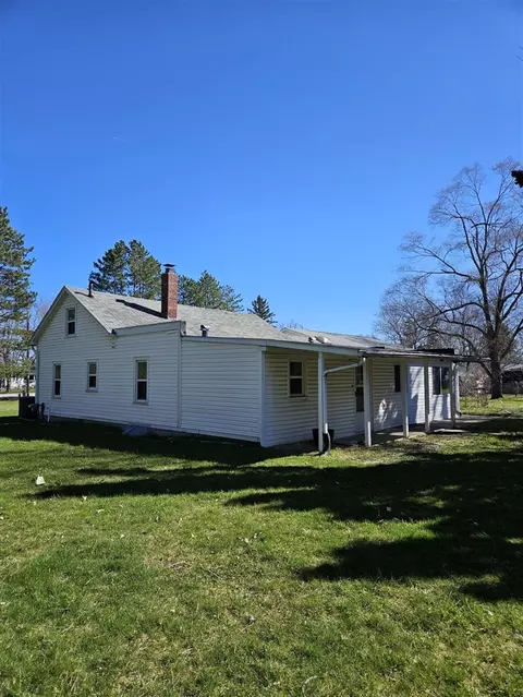 810 E Remus, Mount Pleasant, MI 48858 photo 5