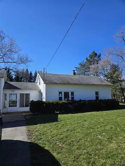 810 E Remus, Mount Pleasant, MI 48858 photo 2
