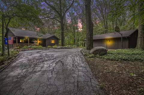 5846 Whitetail, Kalamazoo, MI 49009