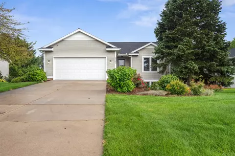 14360 Pine Crk, Holland, MI 49424