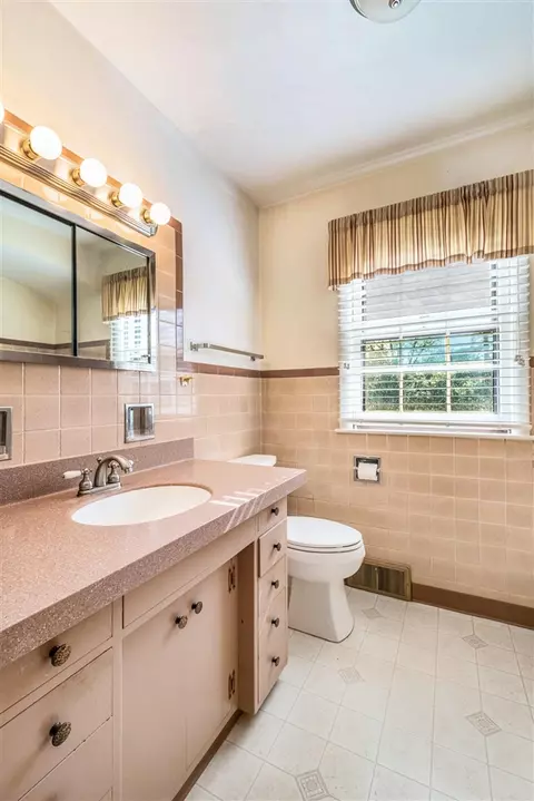 Bath - 2220 Scio, Dexter, MI 48130 photo 2 of 4
