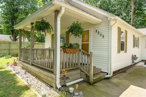 2233 N Drake, Kalamazoo, MI 49006