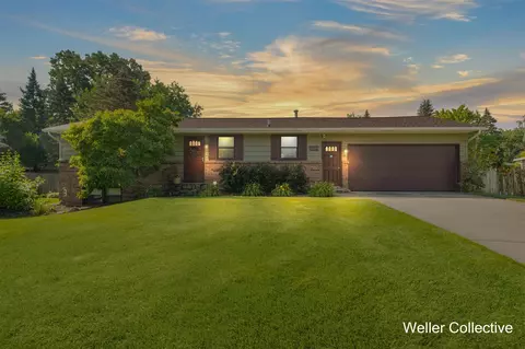 2826 Bluewater, Grandville, MI 49418