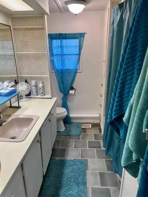 Bath - 4101 Garland, Jackson, MI 49201 photo 1 of 1