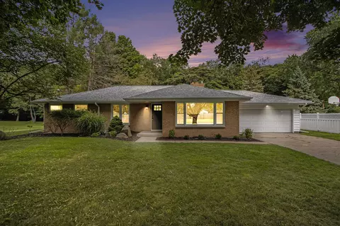 5129 Greenhill, Portage, MI 49024