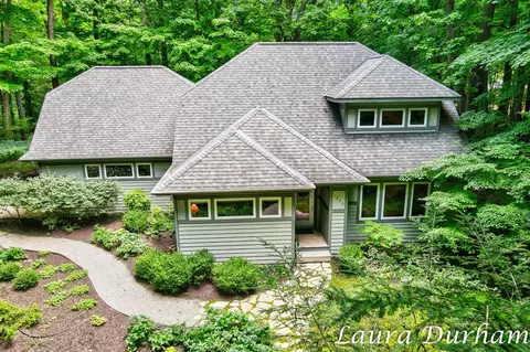 1243 Hemlock, South Haven, MI 49090