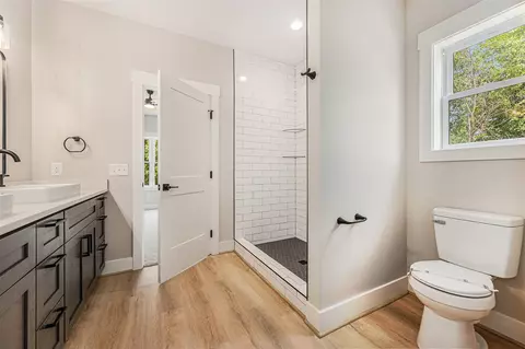 Bath - 1875 Stratford, Walker, MI 49534 photo 2 of 3