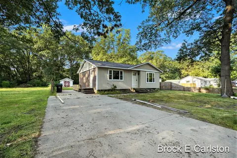 2525 James, Muskegon, MI 49442