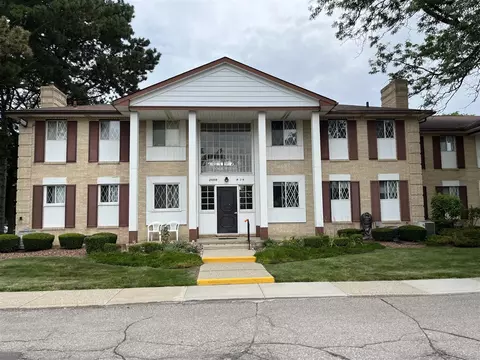 29208 Gloede, Warren, MI 48088