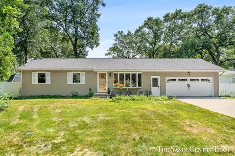 2733 Patricia, North Muskegon, MI 49445