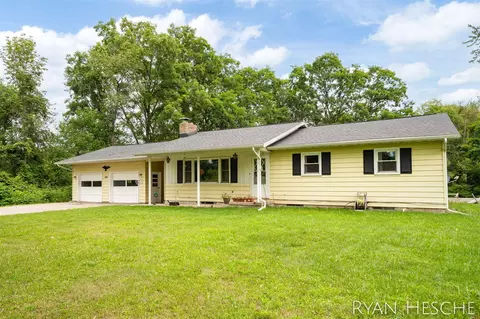 1487 Hawley, Saranac, MI 48881