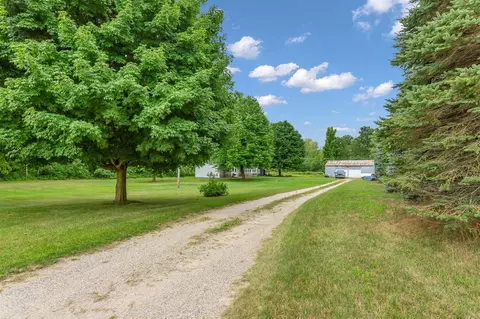 1393 W Hansen, Sidney, MI 48885