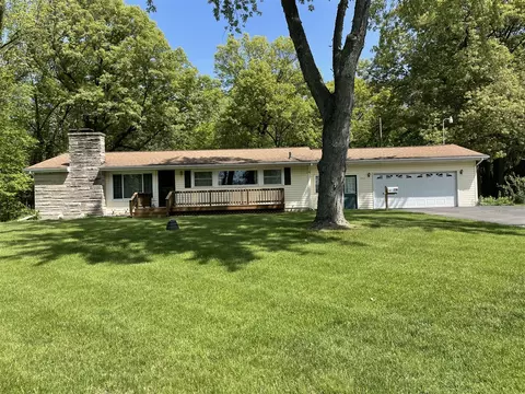 257 106th, Plainwell, MI 49080