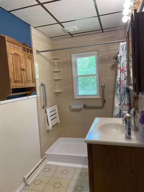 Bath - 257 106th, Plainwell, MI 49080 photo 3 of 5