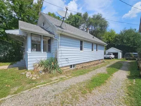 1107 Clinton, Jackson, MI 49202 photo 2
